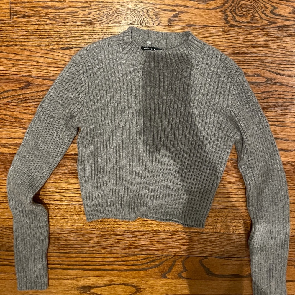 Grey cropped turtle neck